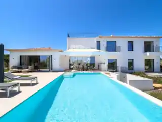 Detached Villa with Panoramic Sea Views