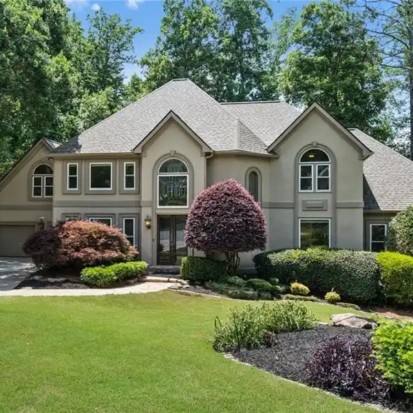 STUNNING HOME IN SOUGHT-AFTER ASHEFORDE SWIM AND TENNIS COMMUNITY