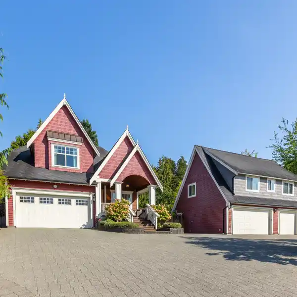 STUNNING HOME IN UPPER MURRAYVILLE