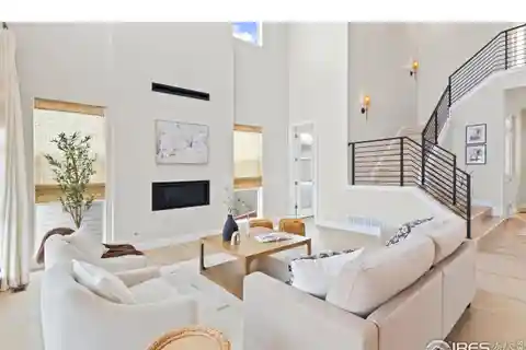 Luxury and Convenience in Raindance