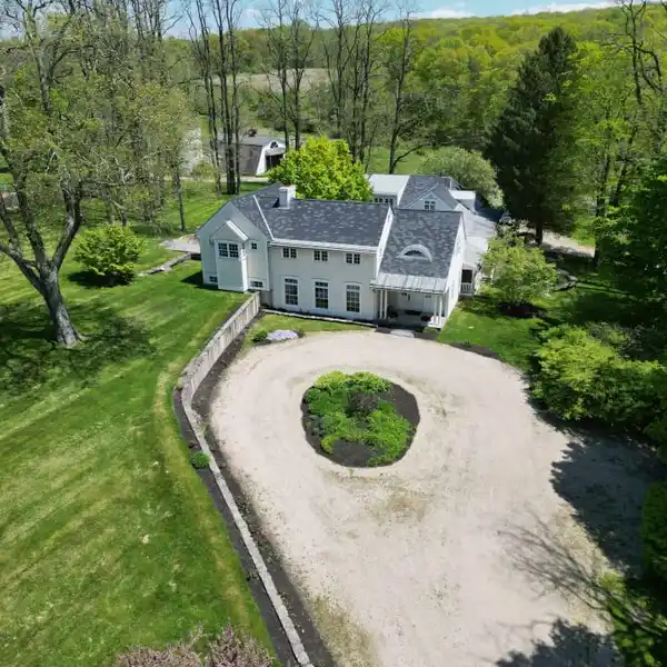 EXQUISITE ESTATE IN MILLBROOK HUNT COUNTRY
