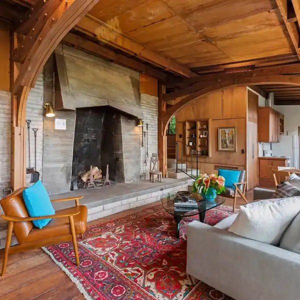 ARILLAGA - VINTAGE CHARM WITH ARCHITECTURAL PROVENANCE