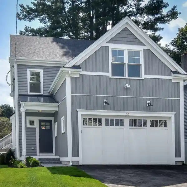 ELEGANT OPEN LAYOUT IN PRIME LOCATION