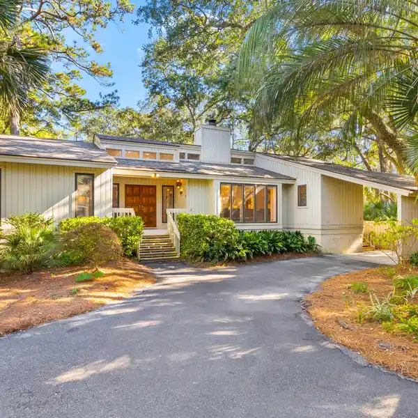 FULLY FURNISHED THREE BEDROOM KIAWAH HOME