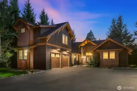 Craftsman-Style Home with Golf Course Views