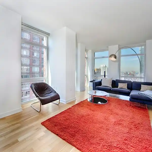 ICONIC MANHATTAN VIEWS FROM SKY HOUSE CONDO