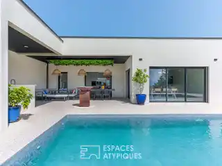 Contemporary Villa with Panoramic Valley Views