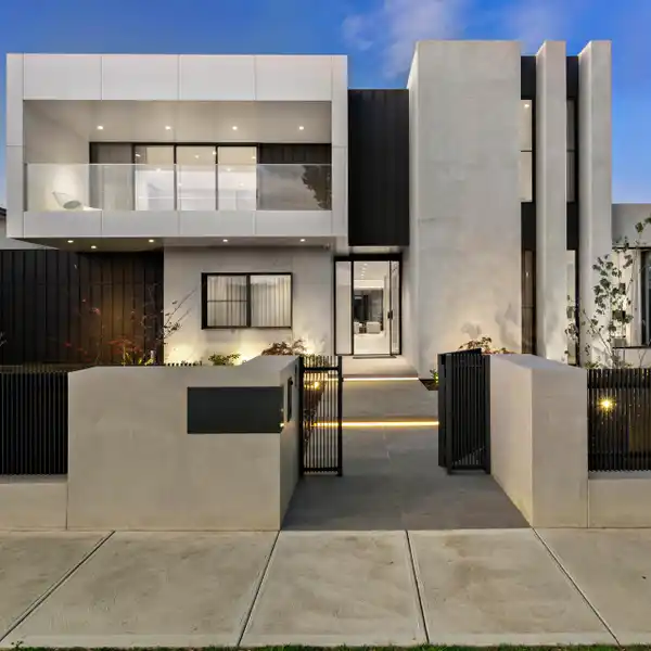 FULLY CUSTOMIZED ARCHITECTURAL STATEMENT