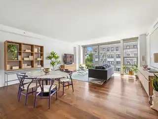 Light-Filled Oasis in the Chelsea Enclave