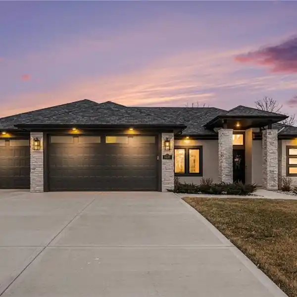 IMMACULATE HOME LOADED WITH UPGRADES