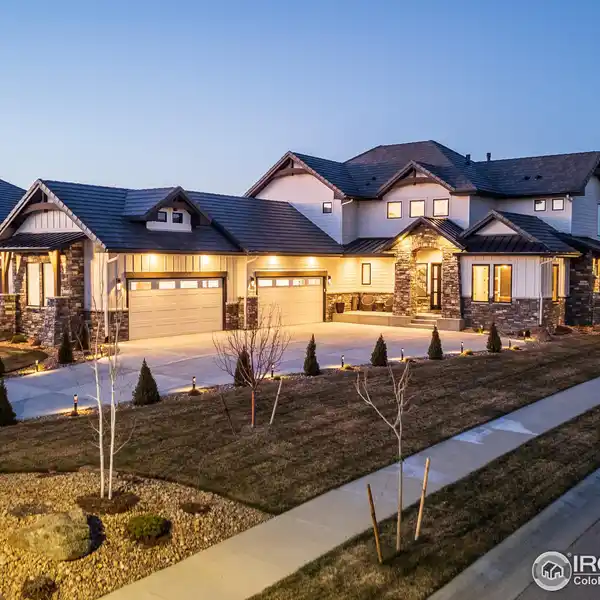 BEAUTIFUL CUSTOM HOME IN HERON LAKES