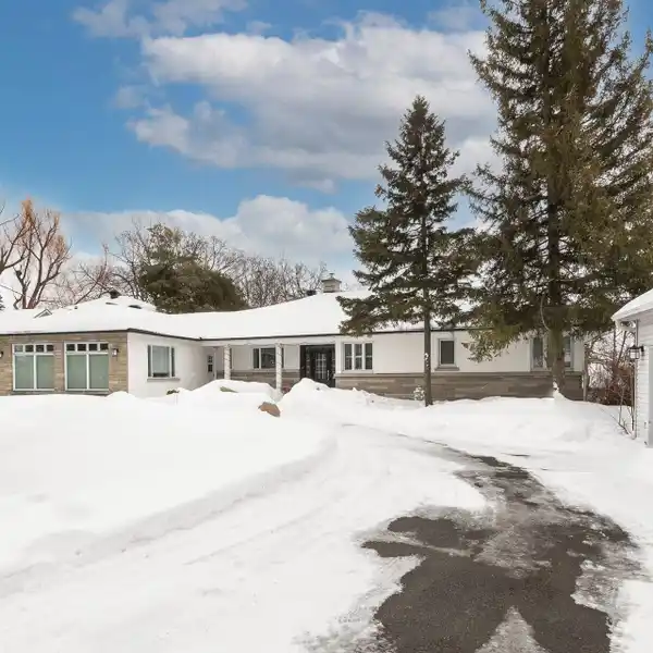 SUPER-SIZED BUNGALOW ON AN OVERSIZED LOT
