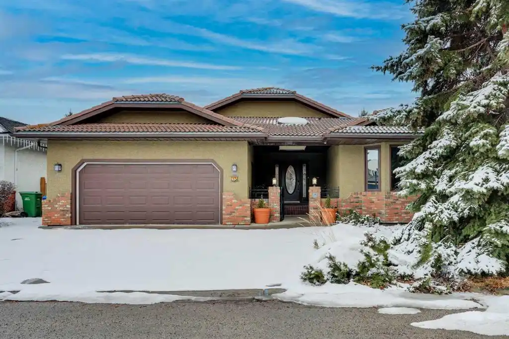 Expansive Walkout Bungalow in Scenic Acres