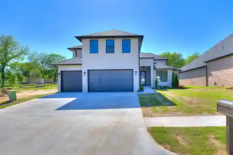 Spacious New Construction in the Estates at Ritz Hollow