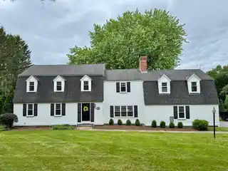 Updated Beauty with Bonus Barn Workshop