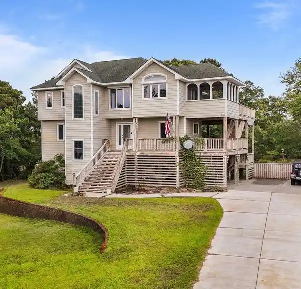OUTER BANKS RETREAT NEXT TO JOCKEY'S RIDGE STATE PARK