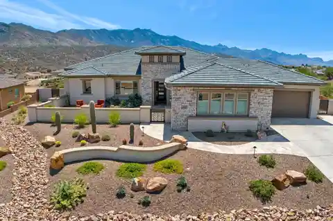 Sonrisa Model with Spectacular Catalina Mountain Views