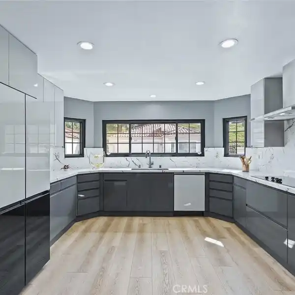 BEAUTIFUL HOME IN THE COVETED CASTA DEL SOL