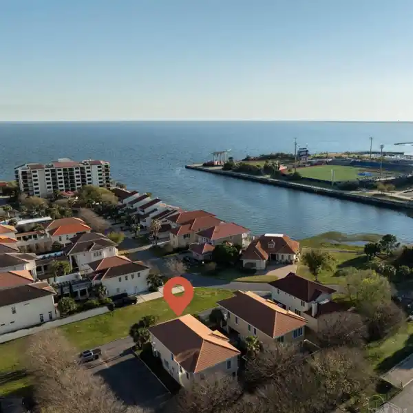 COASTAL LUXURY AND DOWNTOWN VIBRANCY IN PORT ROYAL