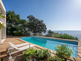 Huge Opportunity Overlooking the Sea