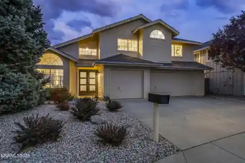 Completely Remodeled and Upgraded Home in Lakeridge Springs