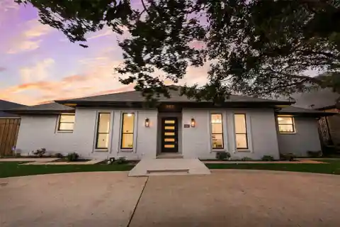 Move-In Ready Luxury Near Highland Park