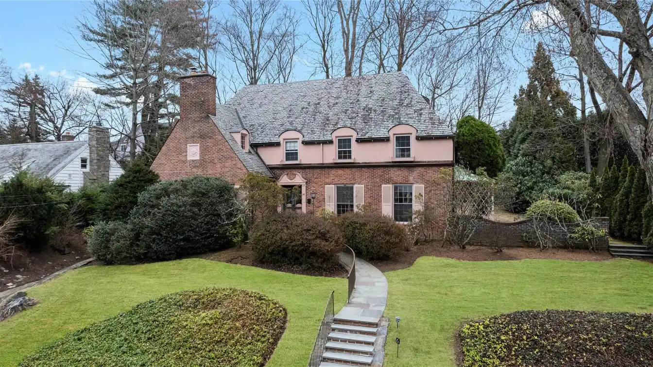 Exquisite Colonial in Fox Meadow