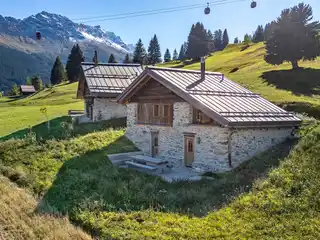 Maiensäss in Savognin: Ski Slope and Hiking Trails on Your Doorstep