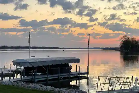Gorgeous Residence on Beautiful Buckeye Lake