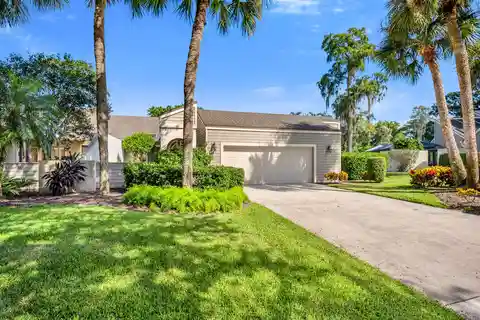 Lovely Wyndemere Home with Beautiful Views