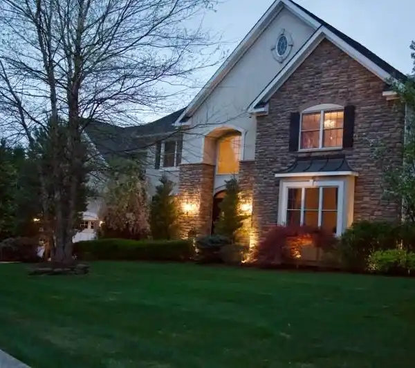 SPACIOUS BEAUTY IN A LUSH SETTING