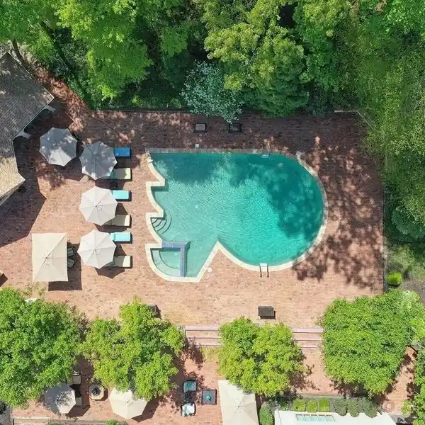 ULTIMATE ENTERTAINER’S HOME WITH PRIVATE TENNIS COURTS