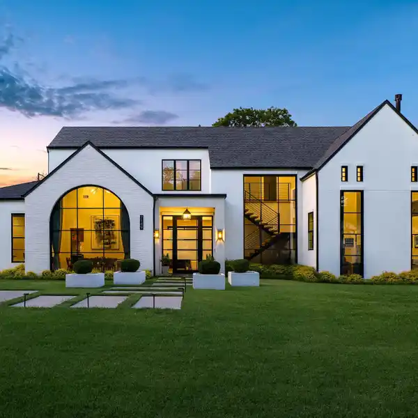 PRISTINE NEWER CONSTRUCTION IN EUDORA ESTATES