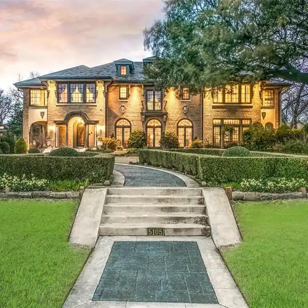 TIMELESS COMPLETELY RENOVATED HISTORIC ESTATE
