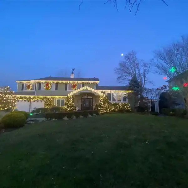 BREATHTAKING SIX BEDROOM BAYFRONT HOME