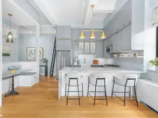 Elegant Loft Living Near Downtown Brooklyn Hotspots