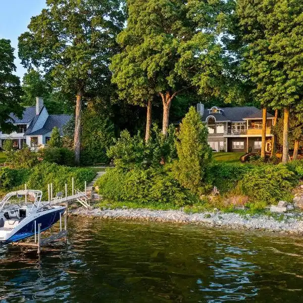 RECENTLY RENOVATED LUXURY WATERFRONT HOME