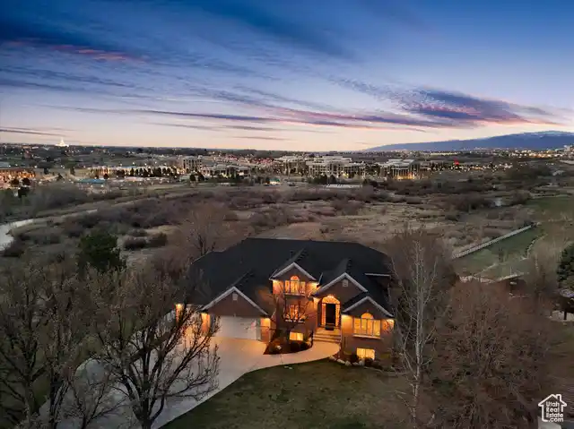 Luxury Residence in an Exclusive Neighborhood