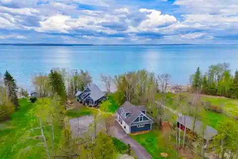 Charming Lake Life Home Plus Cottage and Studio