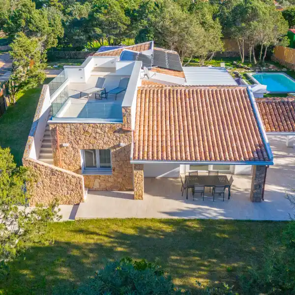 GORGEOUS CONTEMPORARY VILLA