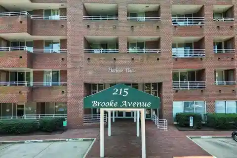Expansive Two-Story Unit in Harbour Place