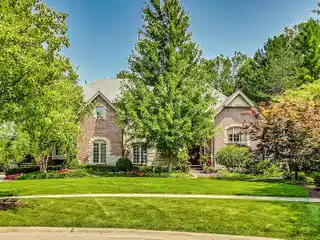 Beautiful Custom Home in Quiet Cul-de-sac Location