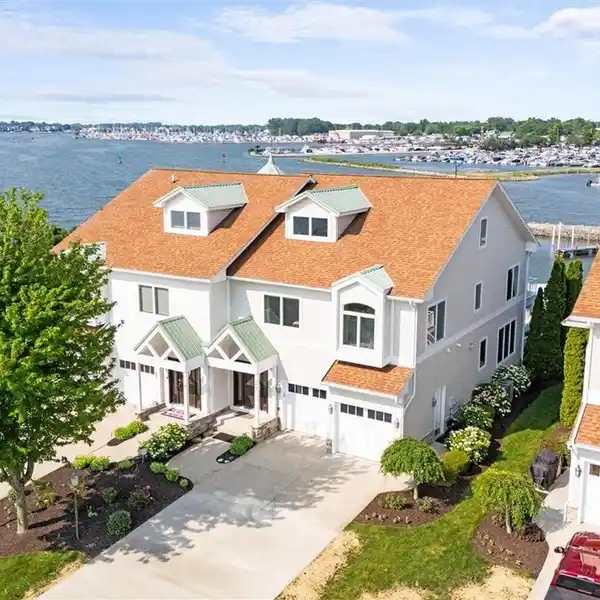 WATERFRONT TOWNHOME ON CATAWBA ISLAND