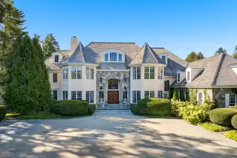 Four-Acre Estate in an Exclusive Enclave