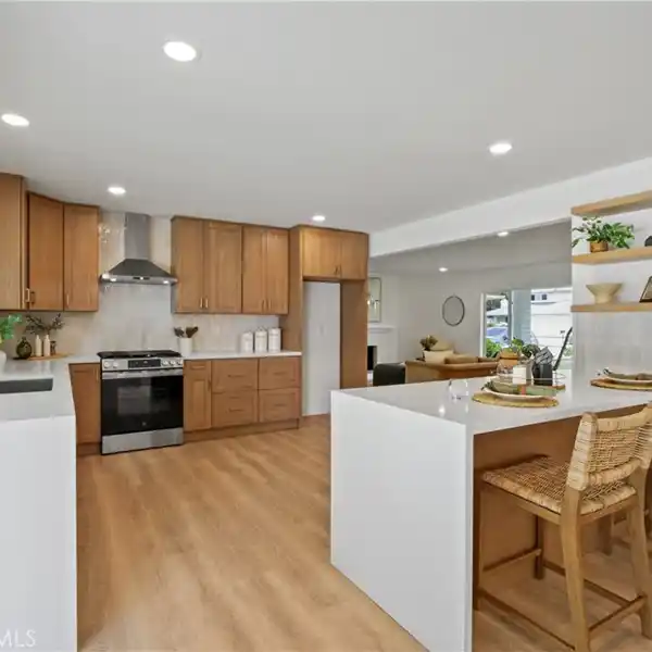 TIMELESS DESIGN WITH MODERN LIVING