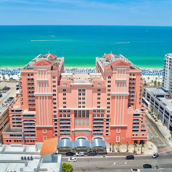 BREATHTAKING GULF VIEWS AND WORLD-CLASS AMENITIES
