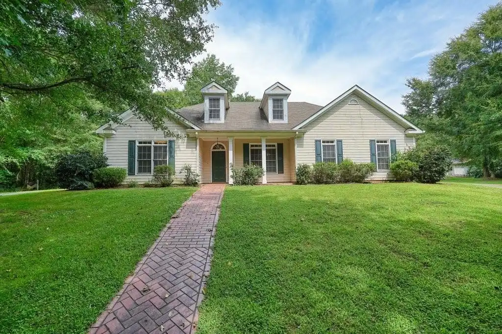 Custom Ranch Home on over Ten Acres