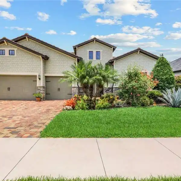 RESORT LIVING AT ITS BEST IN GREYHAWK