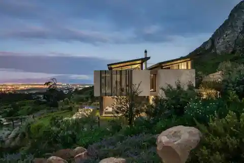 Masterpiece of Modern Luxury in Stonehurst Estate