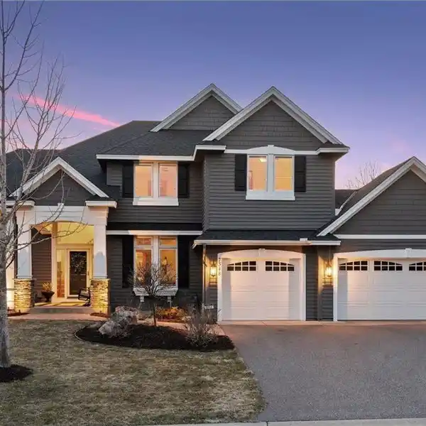 BREATHTAKING HOME IN LONGACRES